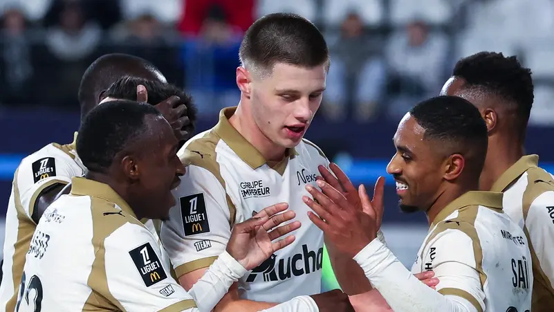 سعود عبدالحميد.. "ديناميكي" قاد لانس إلى الصدارة